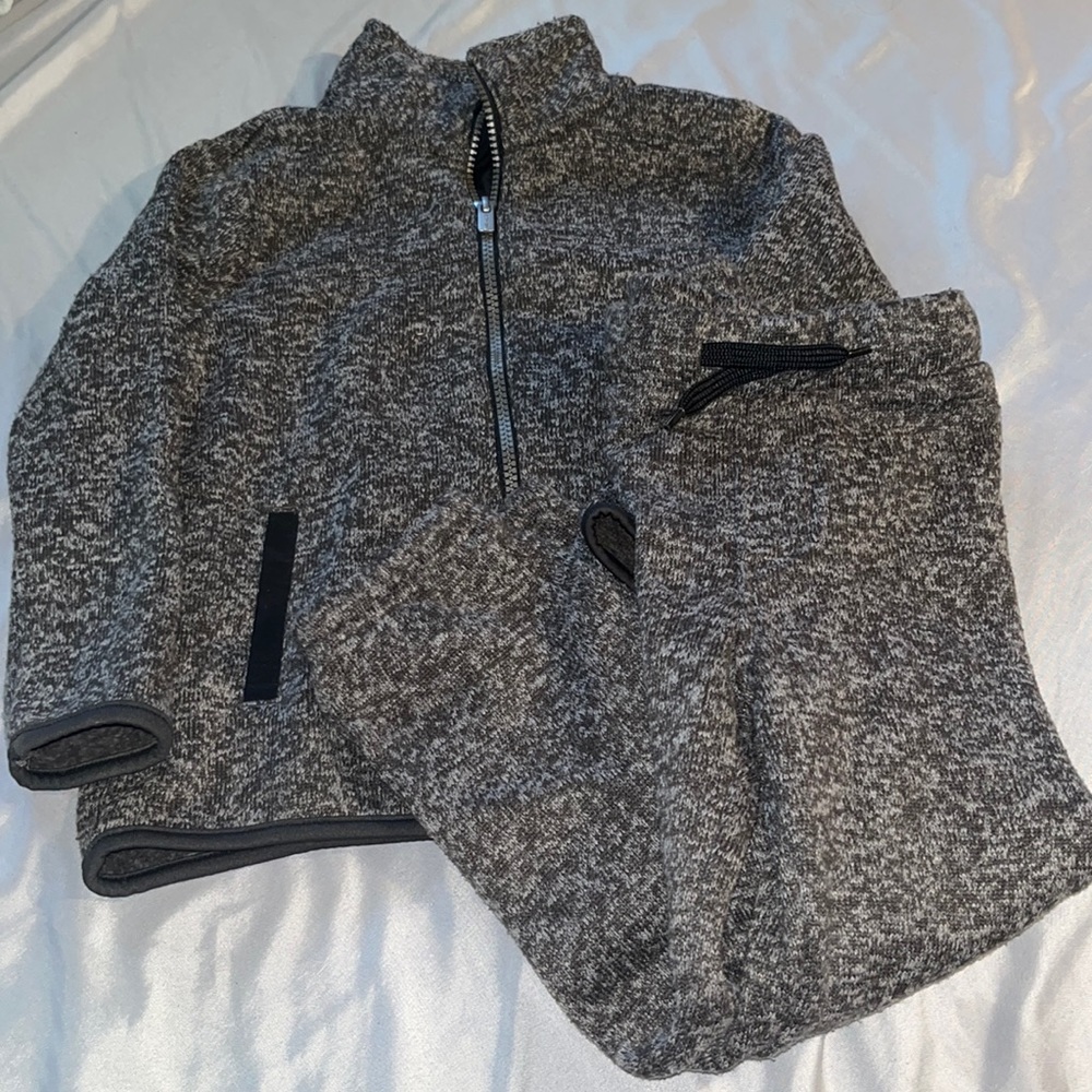 Old navy - 2piece outfit , size 4t ,good condition